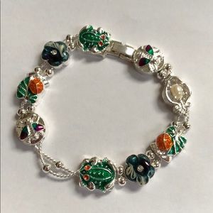 Friday flower bee bracelet silver tone 7 1/2 inch